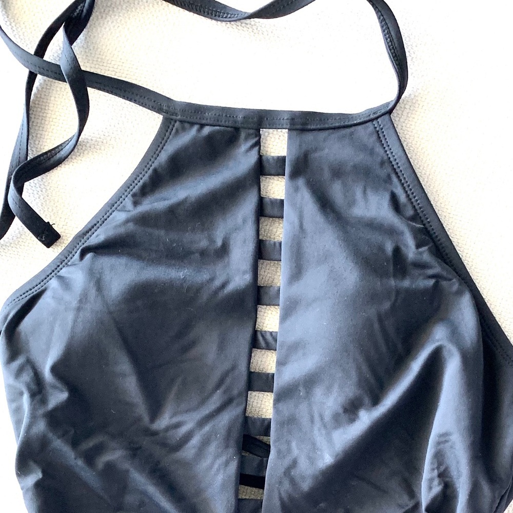 LA BLANCA Laddered Front/Back, Tummy Control Piece